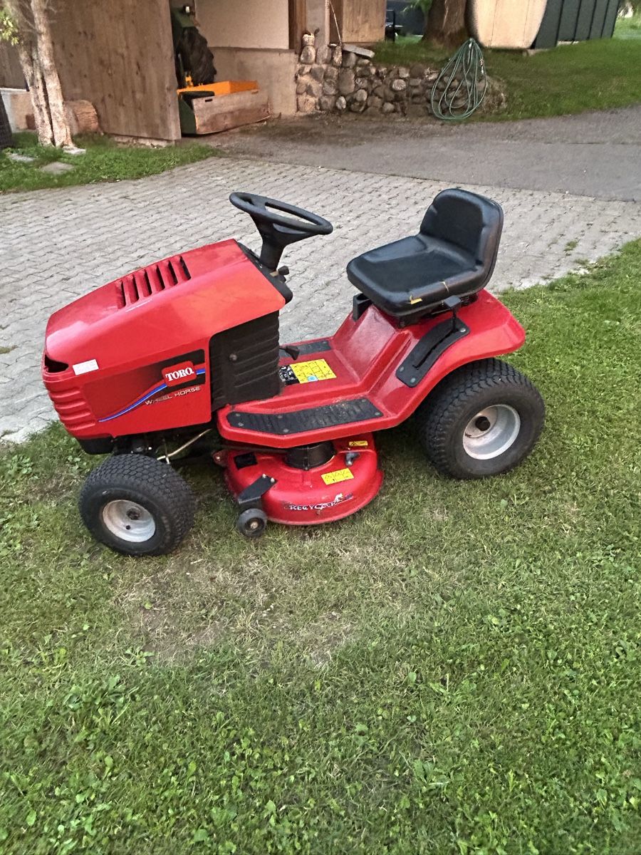 Toro Tagliaerba: Rasentraktor toro  – Usato da bäretswil venduto da doser25 1
