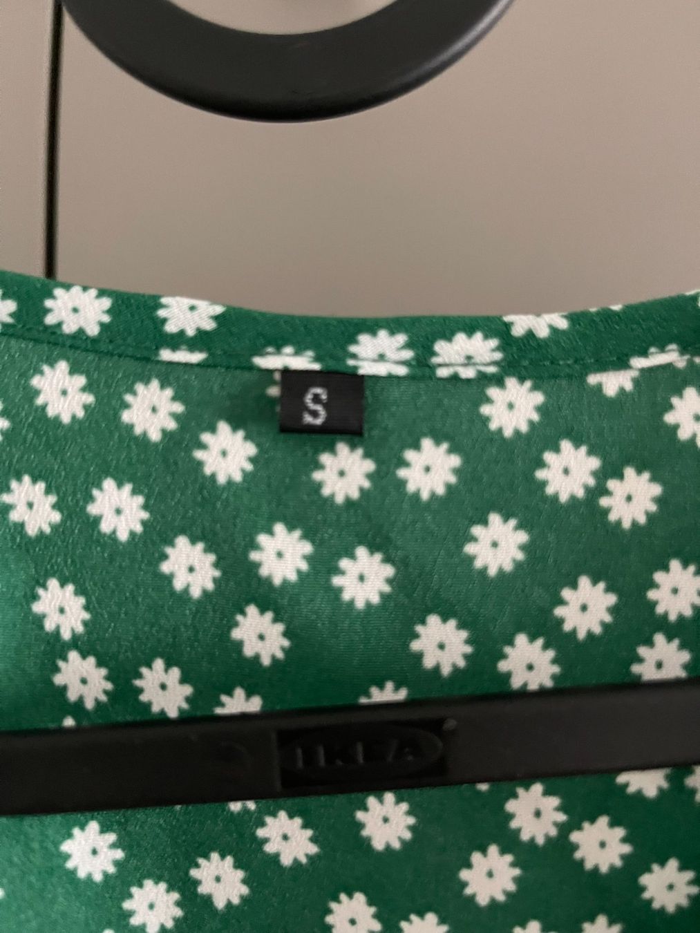 Vestiti: Sommerliches Wickelkleid Grün mit Blumenmuster, Grösse S – Usato da Rheineck venduto da FGeissler 2