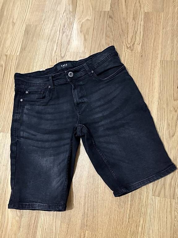 Jeans: Short jeans noir  – Neu und originalverpackt aus Lausanne von ahm_9l9k