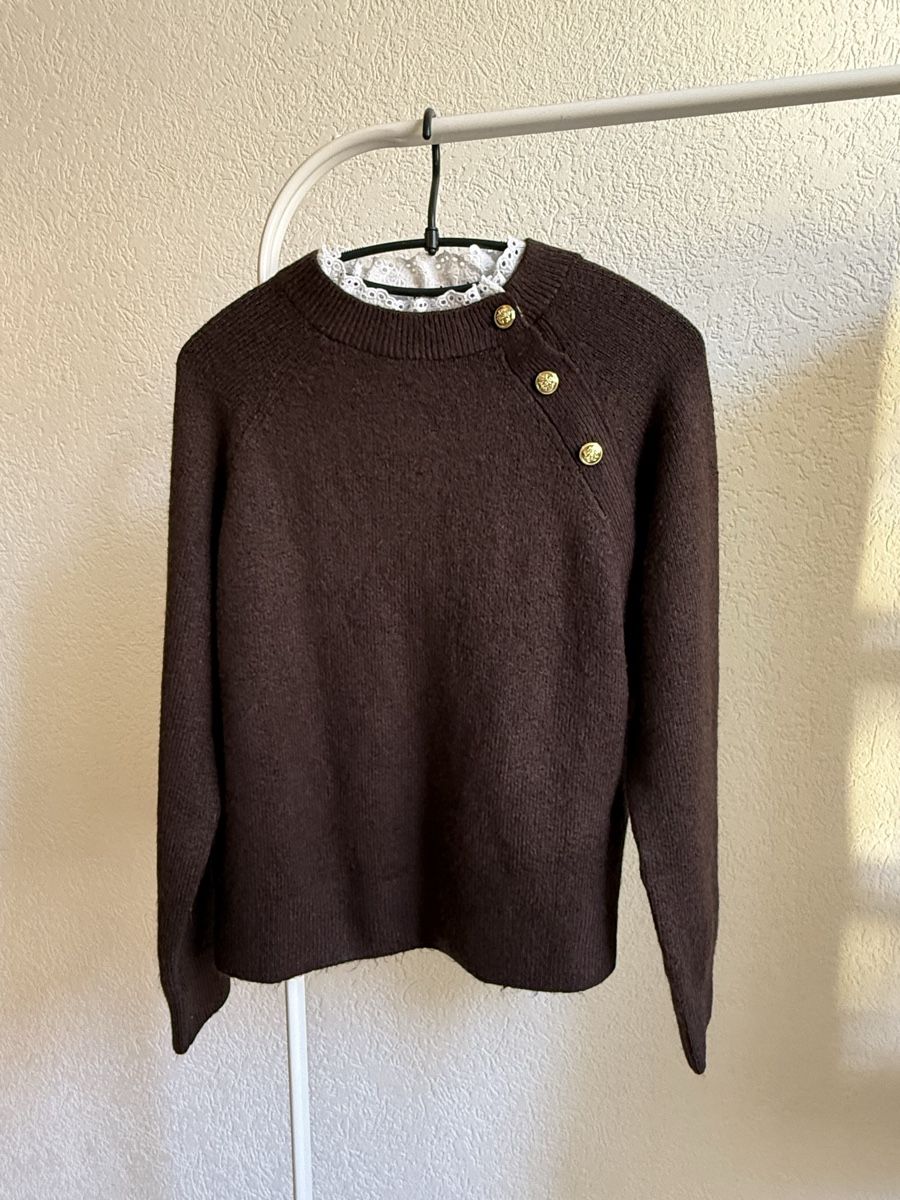 Pullover & Sweatshirts: Pull maille marron col blanc broderie Waikiki, t.M – Gebraucht aus Tavannes von Thriftshop