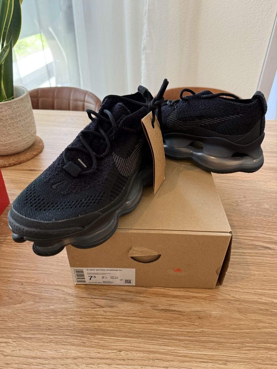 Scarpe da donna: Nike Air Max Scorpio FK – Nuovo e nell'imballaggio originale da Zürich venduto da maree001 1