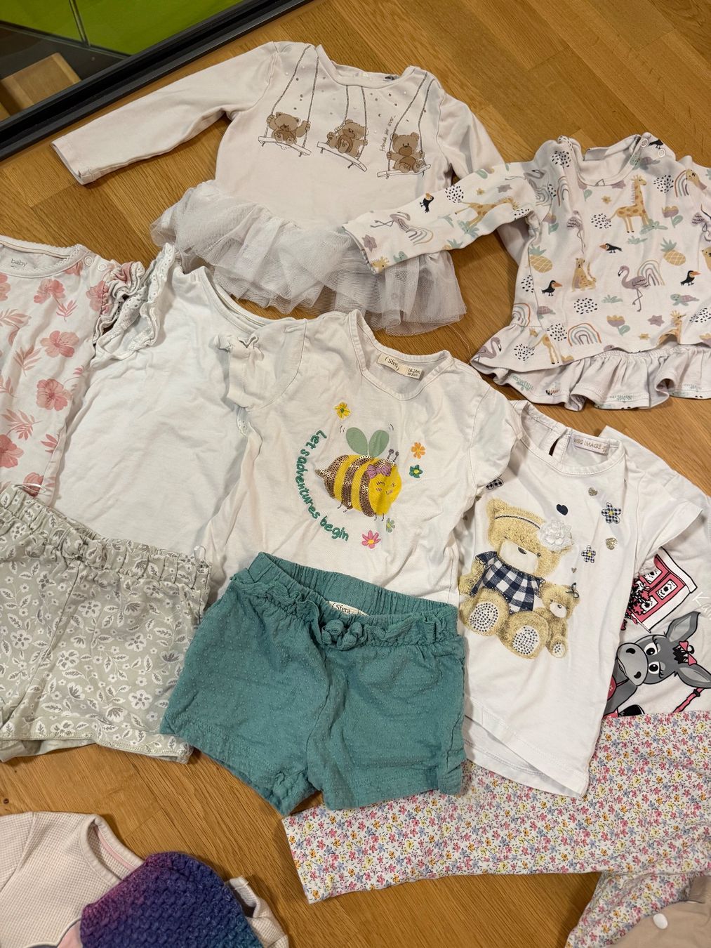 Lotti & Set di vestiti: Baby Kleiderpaket Mädchen, Grösse 80-86 – Usato da Bertschikon venduto da montanna4ch 2