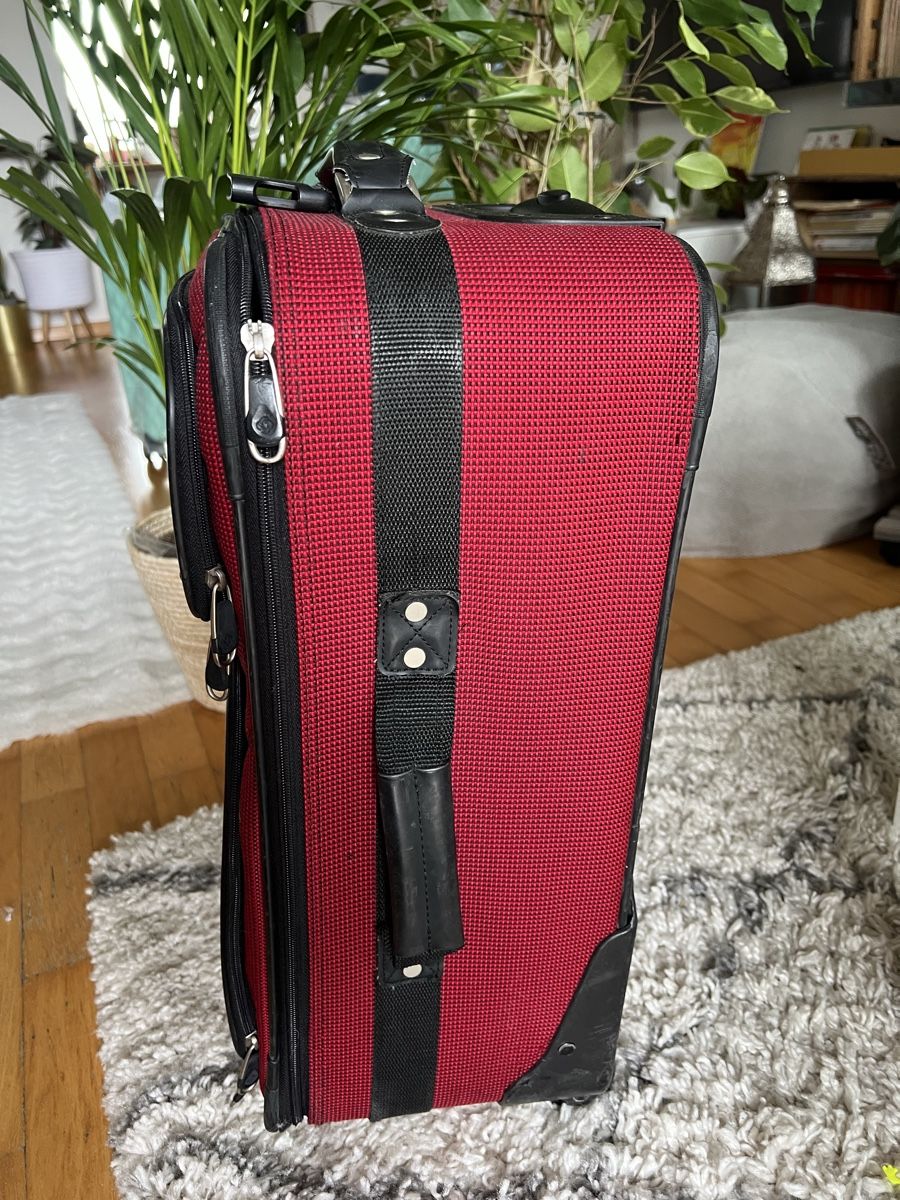 Samsonite Valigie: Samsonite Red Luggage -  55x35x19 – Usato da Horgen venduto da CarmenRL 1
