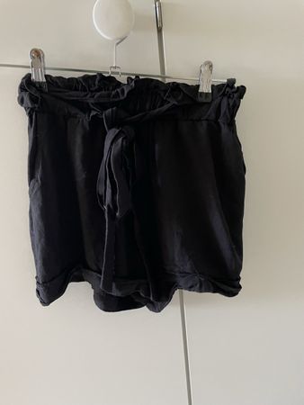 Short noir taille haute T.S