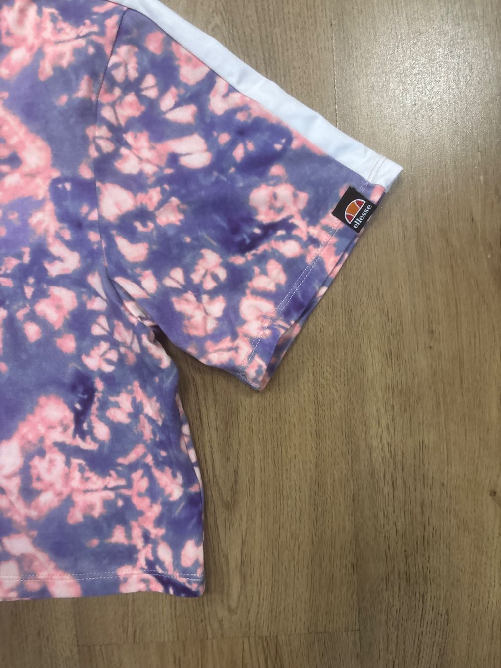 Ellesse T-Shirts: T-Shirt Ellesse - Batiklook - Gr. S/36 – Gebraucht aus Brügg BE von rutschimedizin 2