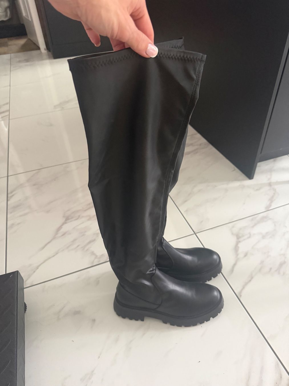 Pull&Bear Scarpe da donna: Pull&Bear Overknee Stiefel, Schwarz, Gr. 39 - Neu! – Nuovo (secondo la descrizione) da Arch venduto da ellaisa84 4