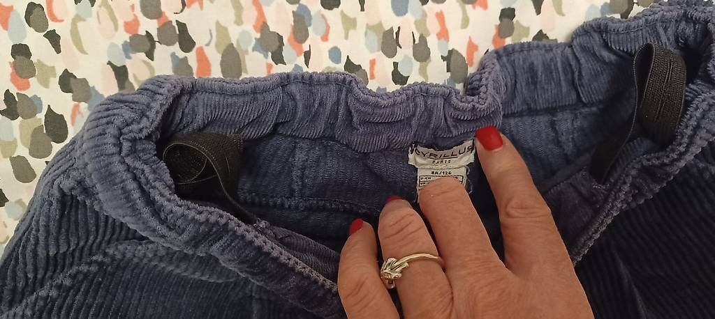 Pantaloni: Short en velour violet Cyrillus 8 ans – Usato da GENEVE venduto da NathalieI01 1