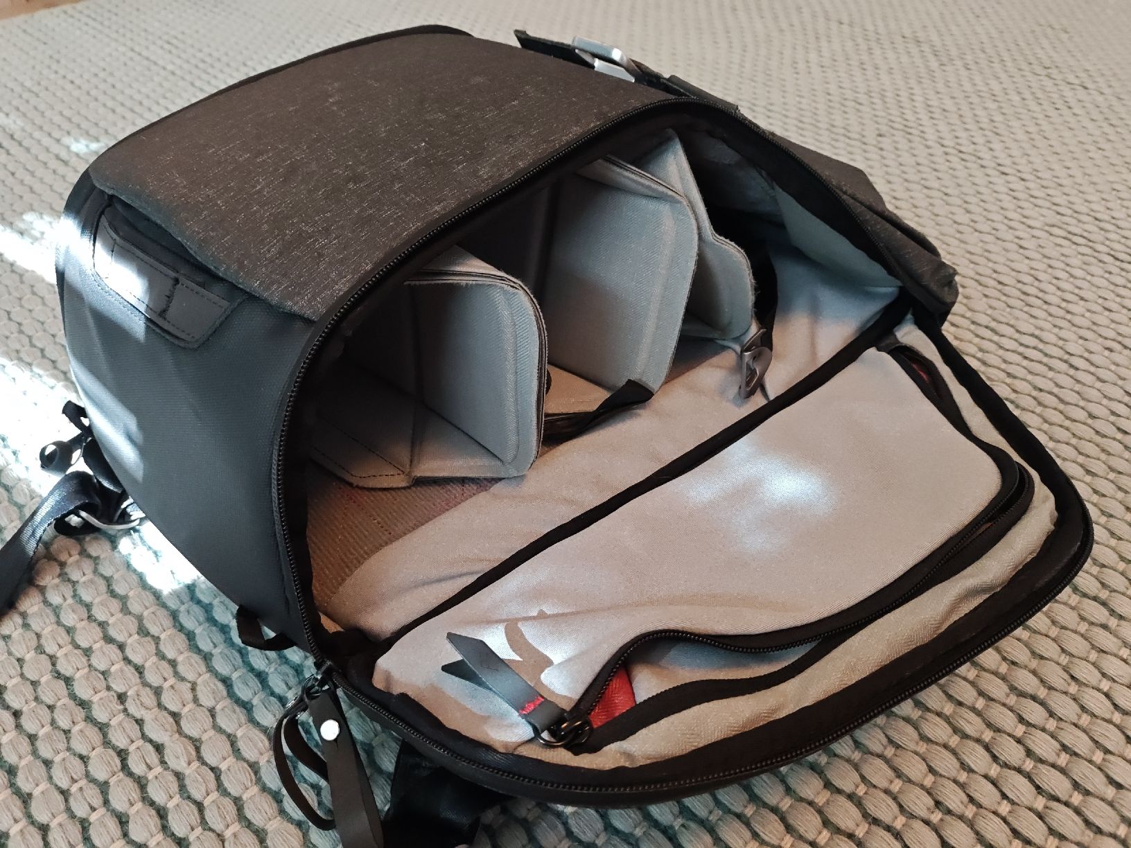 Peak Design Rucksäcke: Sac à dos Peak Design Everyday 20L gris – Gebraucht aus Granges-Paccot von yvanperrenoud 1