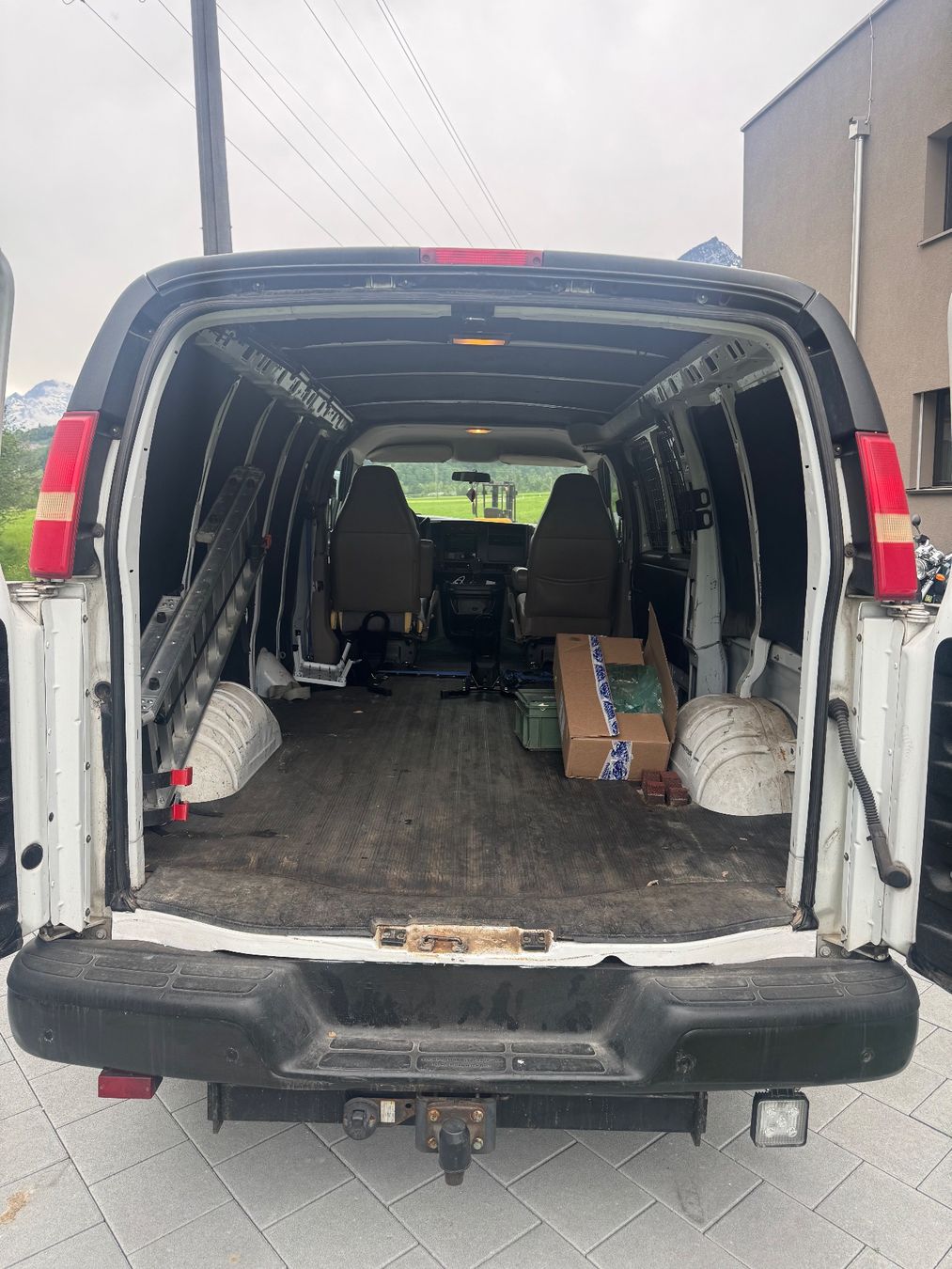 Chevrolet Nutzfahrzeuge: Chevrolet Express 3500 – Gebraucht aus Sarnen von auer-power-gmbh 3