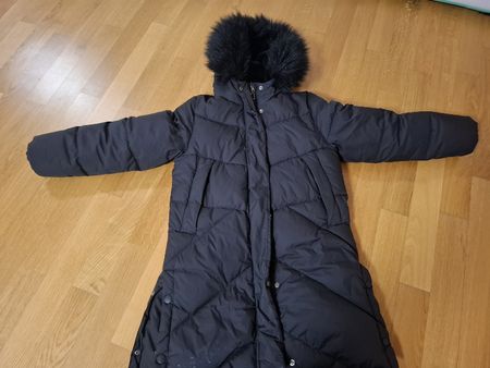 Wintermantel mit Kapuze, schwarz, Gr. 140, Top Zustand!