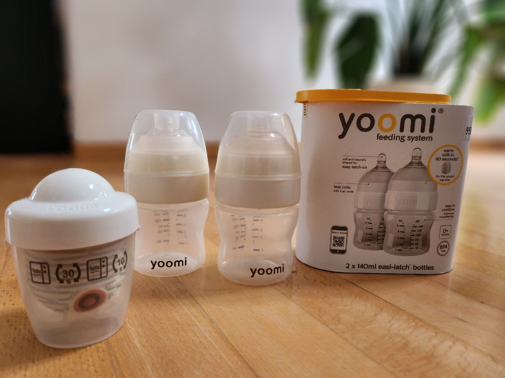 Pasti del neonato: Yoomi Baby Bottles Set - Self Warming - barely used – Usato da Meilen venduto da AnaSmurf