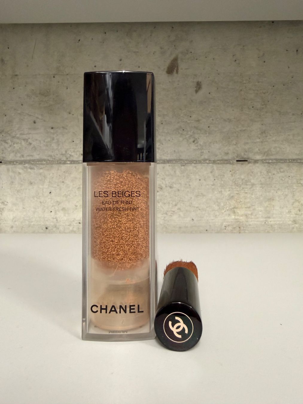 Chanel Make-up: Chanel - Les Beiges - Eau de Teint – Usato da St-George venduto da alaixee