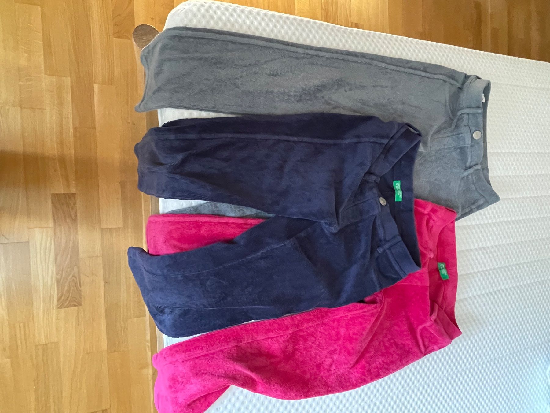 Benetton Pantaloni: Benetton chenille hose 130 cm – Usato da Zürich venduto da del_f8b6 1