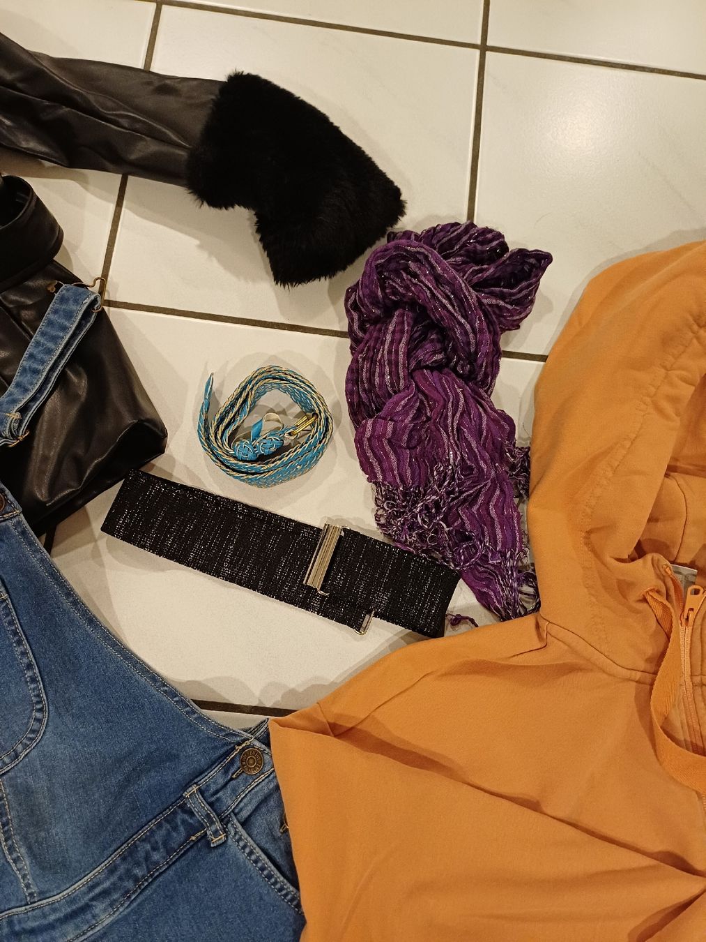 Lotti & Set di vestiti: Grosses Kleiderpaket Mädchen ab Grösse 152 bis S – Usato da Bremgarten AG venduto da leharh 9