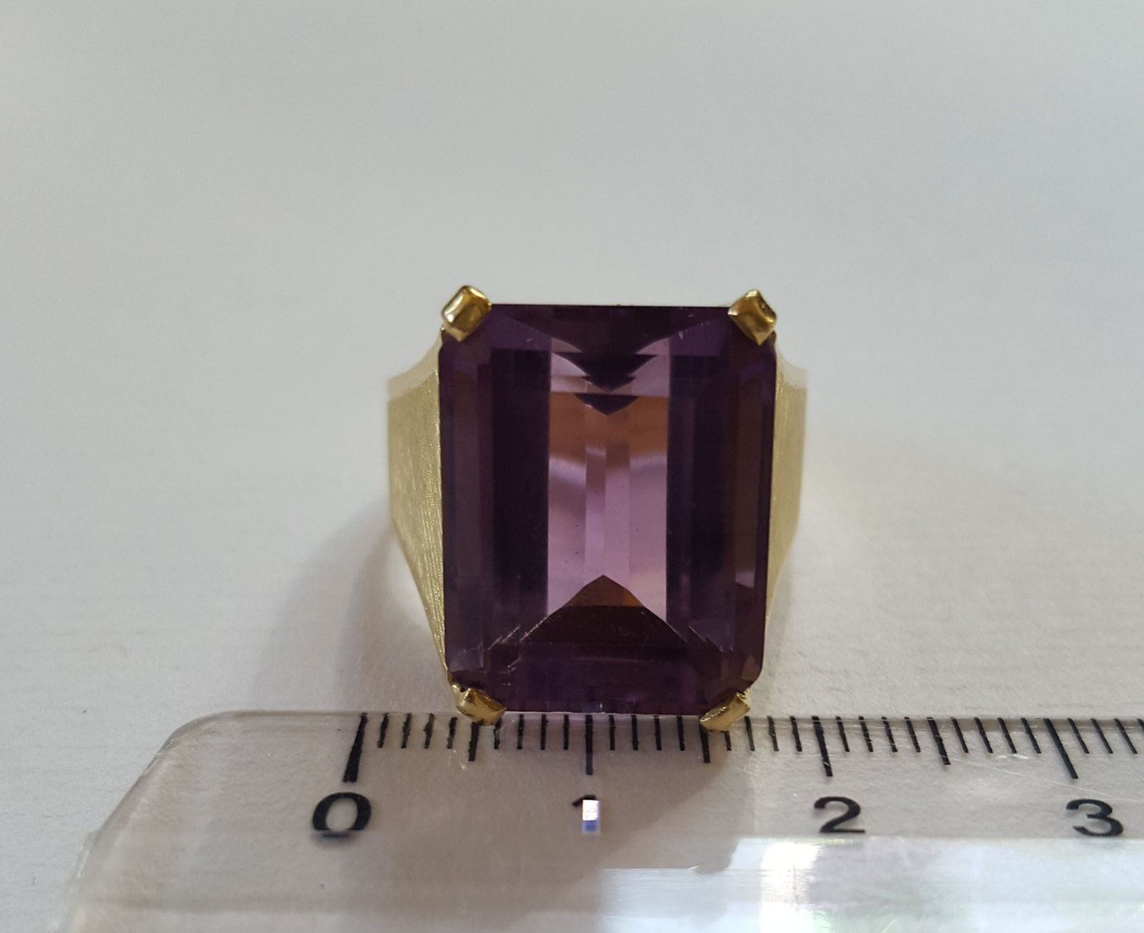 Anelli: Massiv 18 Karat 750 Gold Amethyst Ring – Usato da Wald ZH venduto da Aniade 1