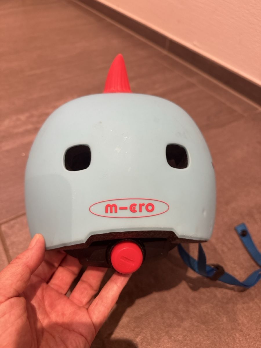 Micro Caschi: Kinderhelm Micro Dinosaurier Grösse 52-56 cm – Usato da Meggen venduto da Gosioonia 2