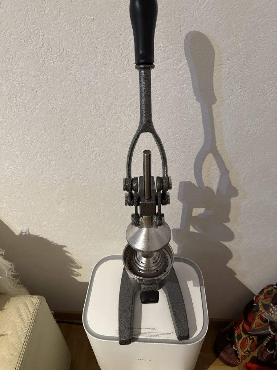 Cucine complete: Presse-agrumes professionnel manuel bon état – Usato da Chêne-Bougeries venduto da Seetooyoo 3