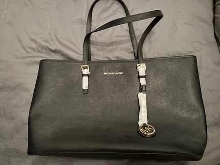 Michael Kors Tasche Jet Set Travel schwarz neu!