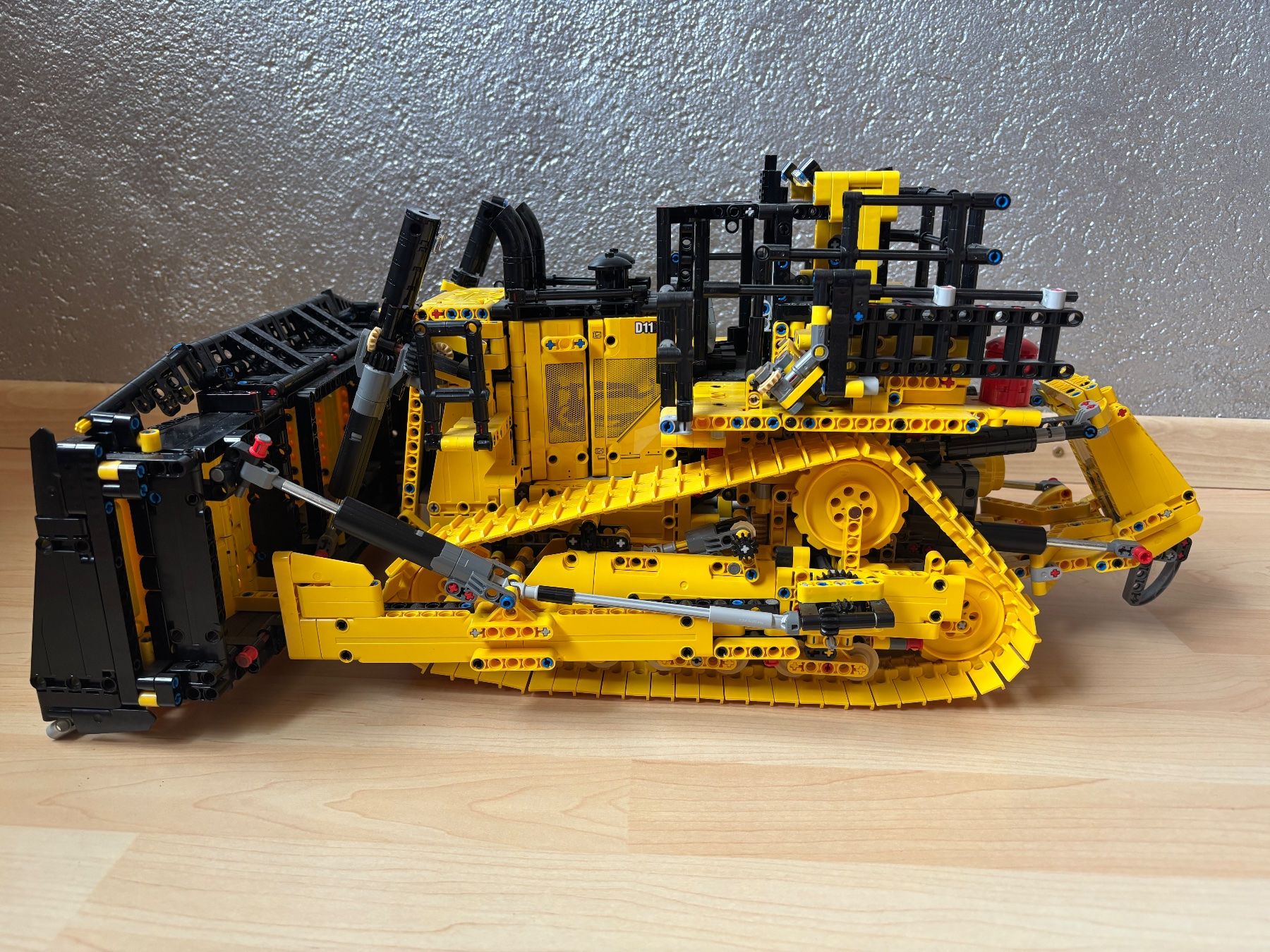 Lego Kit di costruzioni: LEGO 42131 Technic Appgesteuerter Cat D11 Bulldozer – Usato da Mauren venduto da Greiner 2