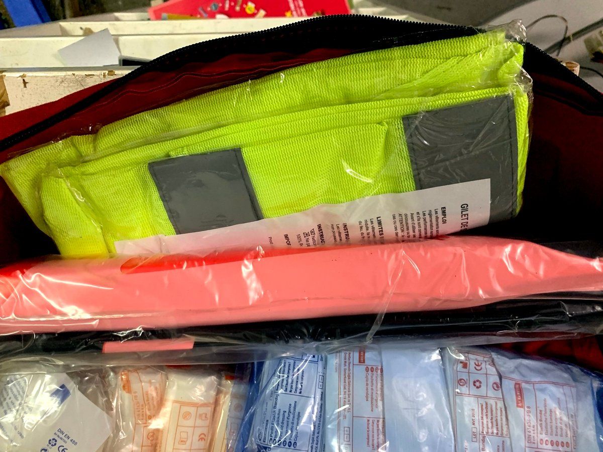 Verbandkästen: Erste-Hilfe-Kasten – Neu und originalverpackt aus Emmen von newdeal1970 1