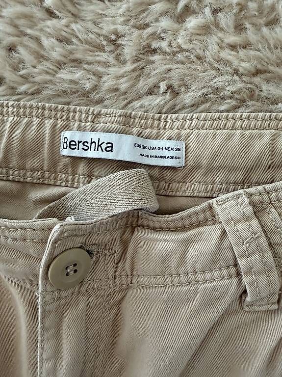 Pantaloni: Hose Bershka – Usato da Zwingen venduto da KatjaM 1
