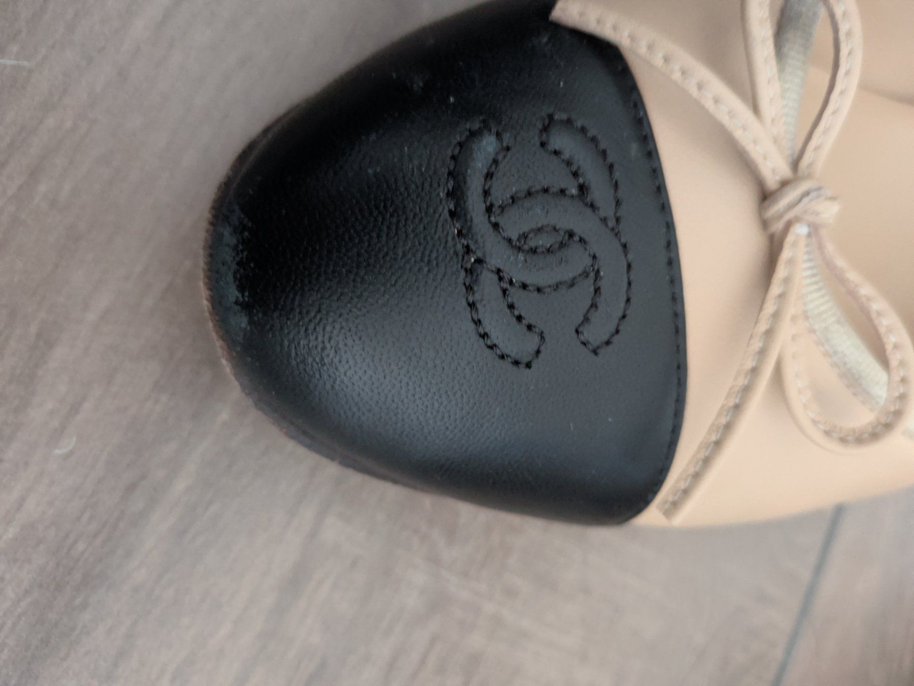 Chanel Scarpe da donna: Chanel Cambon Leather Ballet Flats – Usato da Morges venduto da dhi_y2qk 8