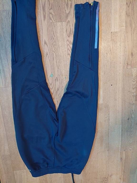 Pantaloni: Trainingshosen – Usato da Kerns venduto da truffere 2