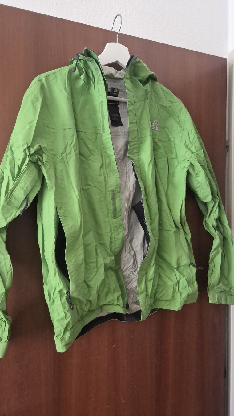 Giacche: North Face Regenjacke Grün – Usato da Basel venduto da svonscha