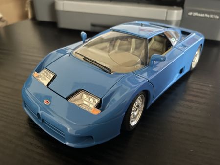 Bugatti 11B.  1:18 Bburago