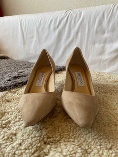 Jimmy Choo Scarpe da donna: Jimmy Choo Romy Suede Pumps Beige Size 37 – Nuovo (secondo la descrizione) da Bernhardzell venduto da Sunka0 1