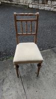 Vintage Holzstuhl, hellbeige Sitzflaeche, Top Zustand!