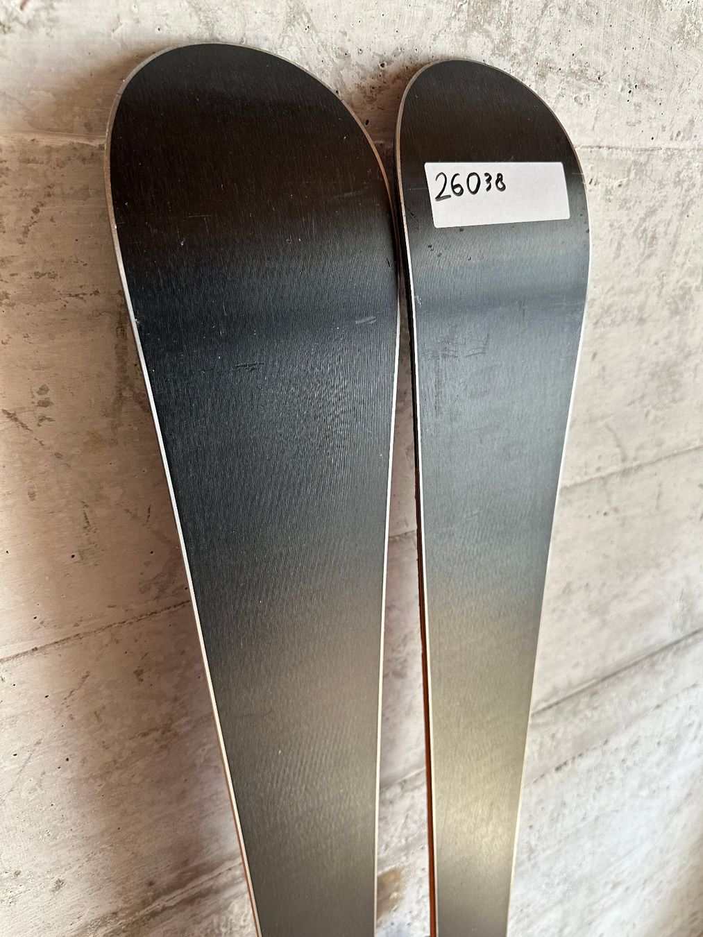 Sci: Wallis Handgemachte Ski 153CM – Usato da Emmenbrücke venduto da karkarkar 4