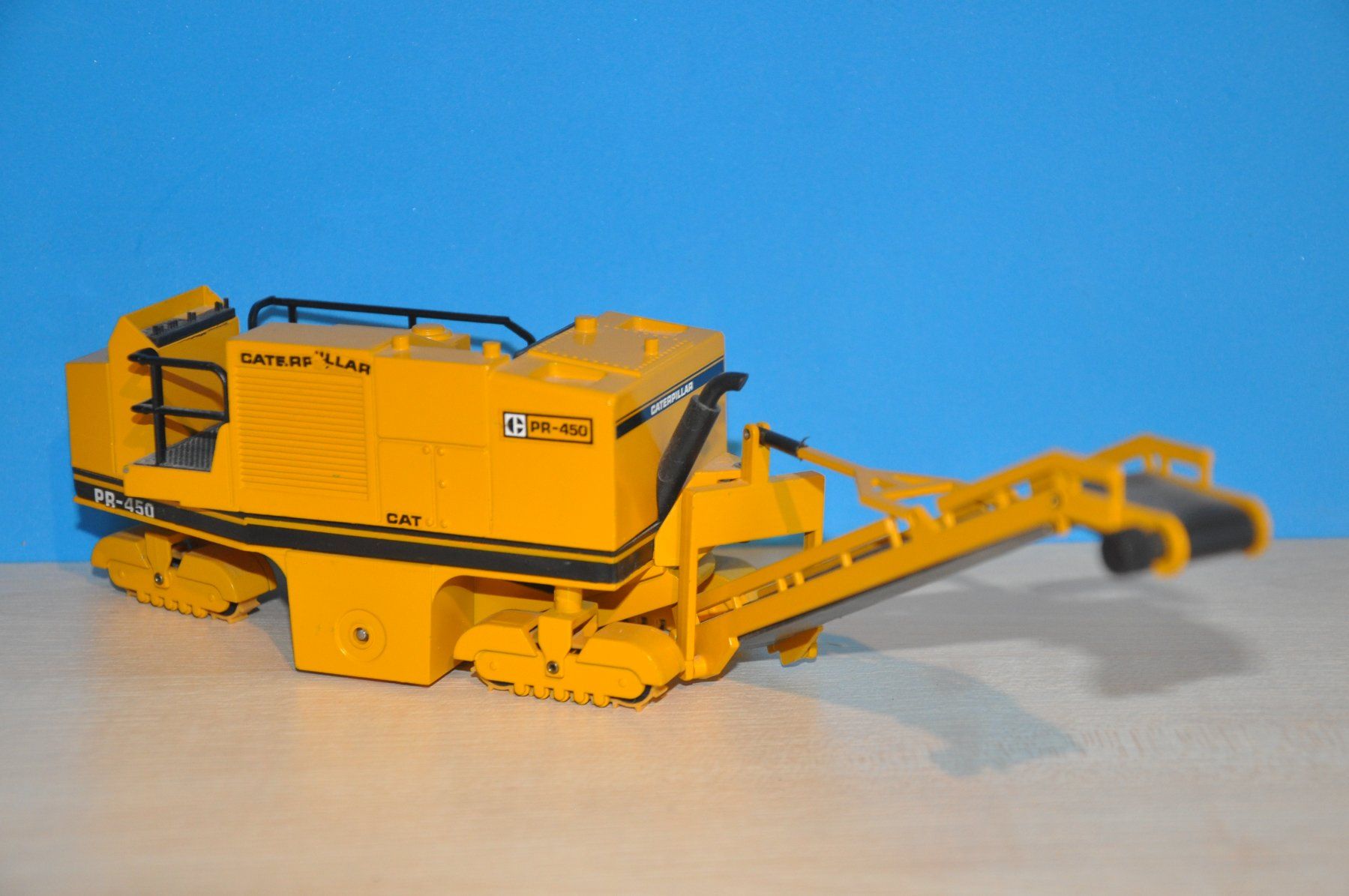 Caterpillar Modellbausätze & Standmodelle: CAT PR 450 Kaltfräse – Gebraucht aus Mitlödi von worker04 3