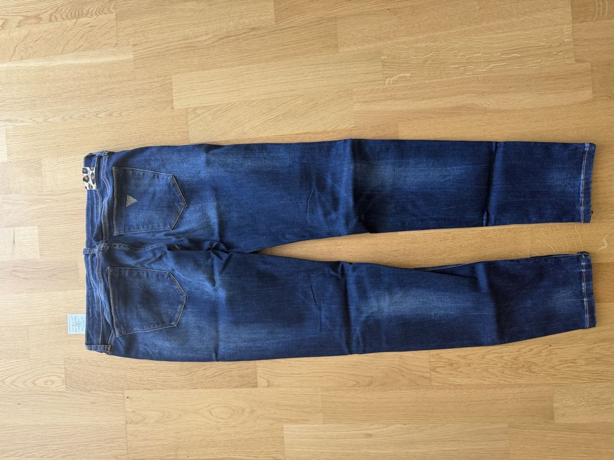 Guess Hosen: Guess Damen hose – Gebraucht aus Rümlang von Ze933 3