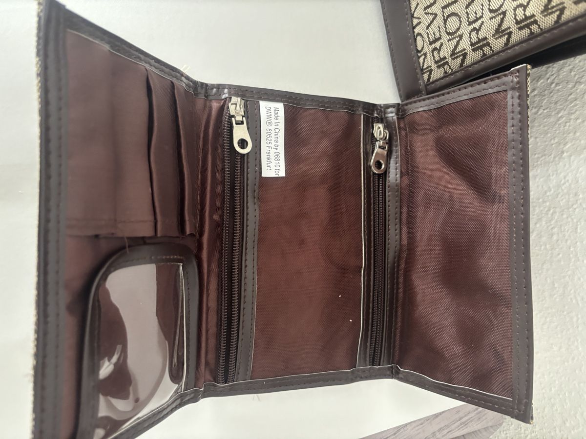 Custodie per cosmetici: Revlon Reise-Organizer mit 4Fächern 2er Set Nr 11 – Nuovo (secondo la descrizione) da Wallisellen venduto da AS.TZ. 3