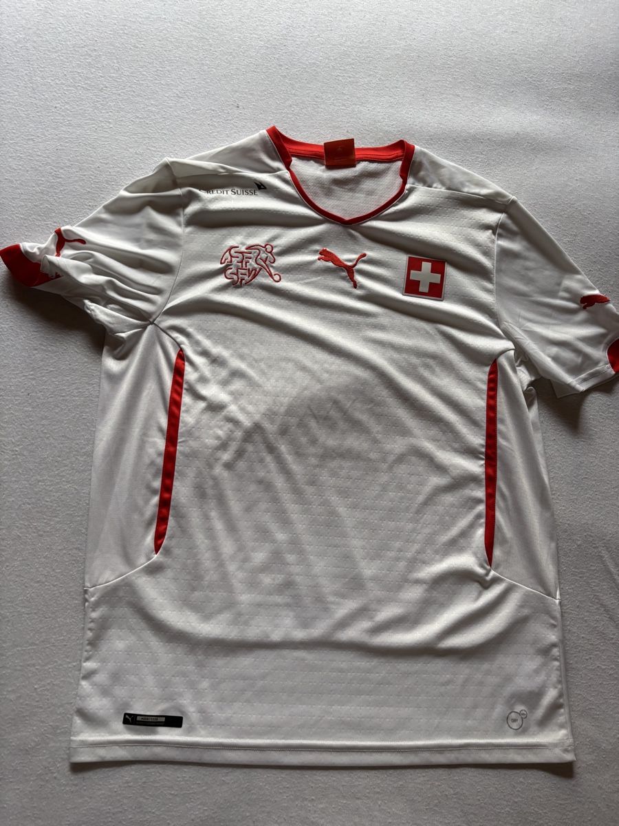 Schweizer Nati Canottiere & Pantaloni: Schweizer Fussball Trikot – Usato da uetendorf venduto da Guegi13