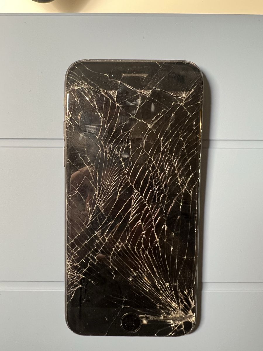 Apple Portables: Iphone -apple -iphone7- DEFEKT – Défectueux à Rheinfelden par Rewanito