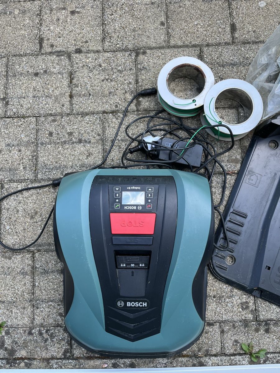Bosch Rasenmäher: Bosch Rasenmäher Indego S+ 400 – Gebraucht aus Kloten von Mianan88