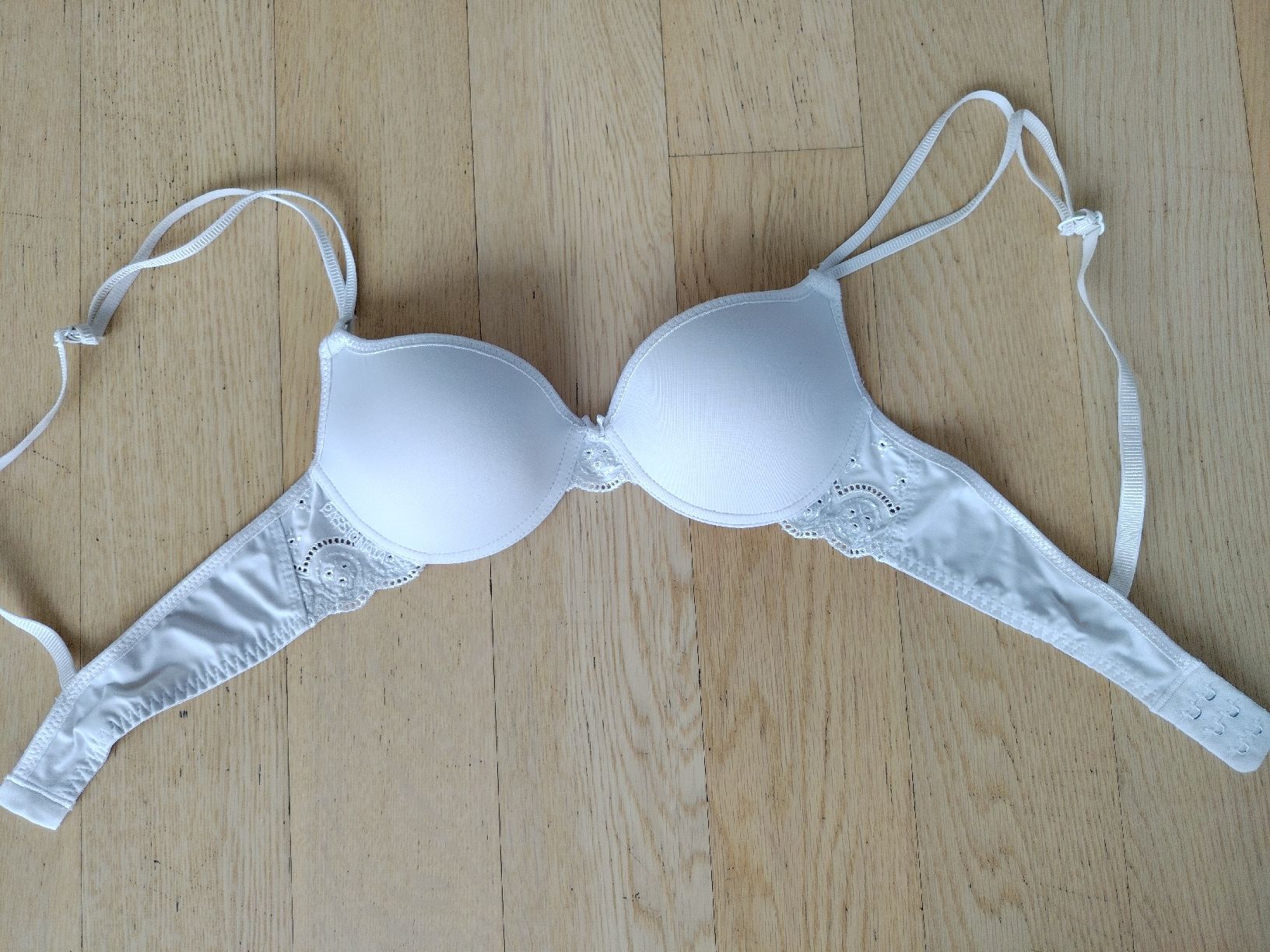 Passionata Altra biancheria intima: PASSIONATA Schalen BH Weiss Cup 70A – Usato da Buchrain venduto da QueenyHE51 4