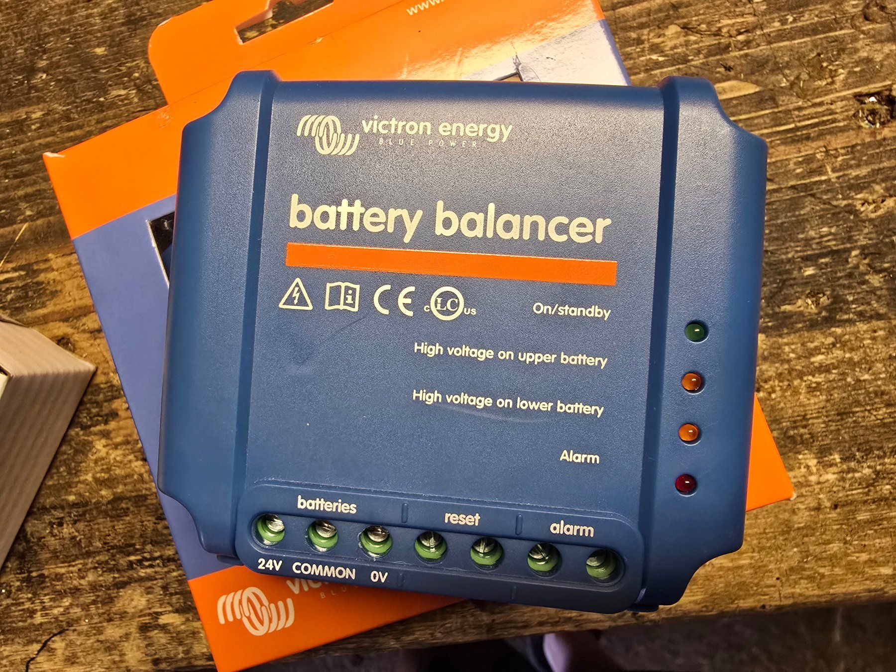 Victron Caricatori & Batterie: 2x Victron Battery Balancer Neu – Nuovo (secondo la descrizione) da Zollikofen venduto da Forest_Corner_40 1