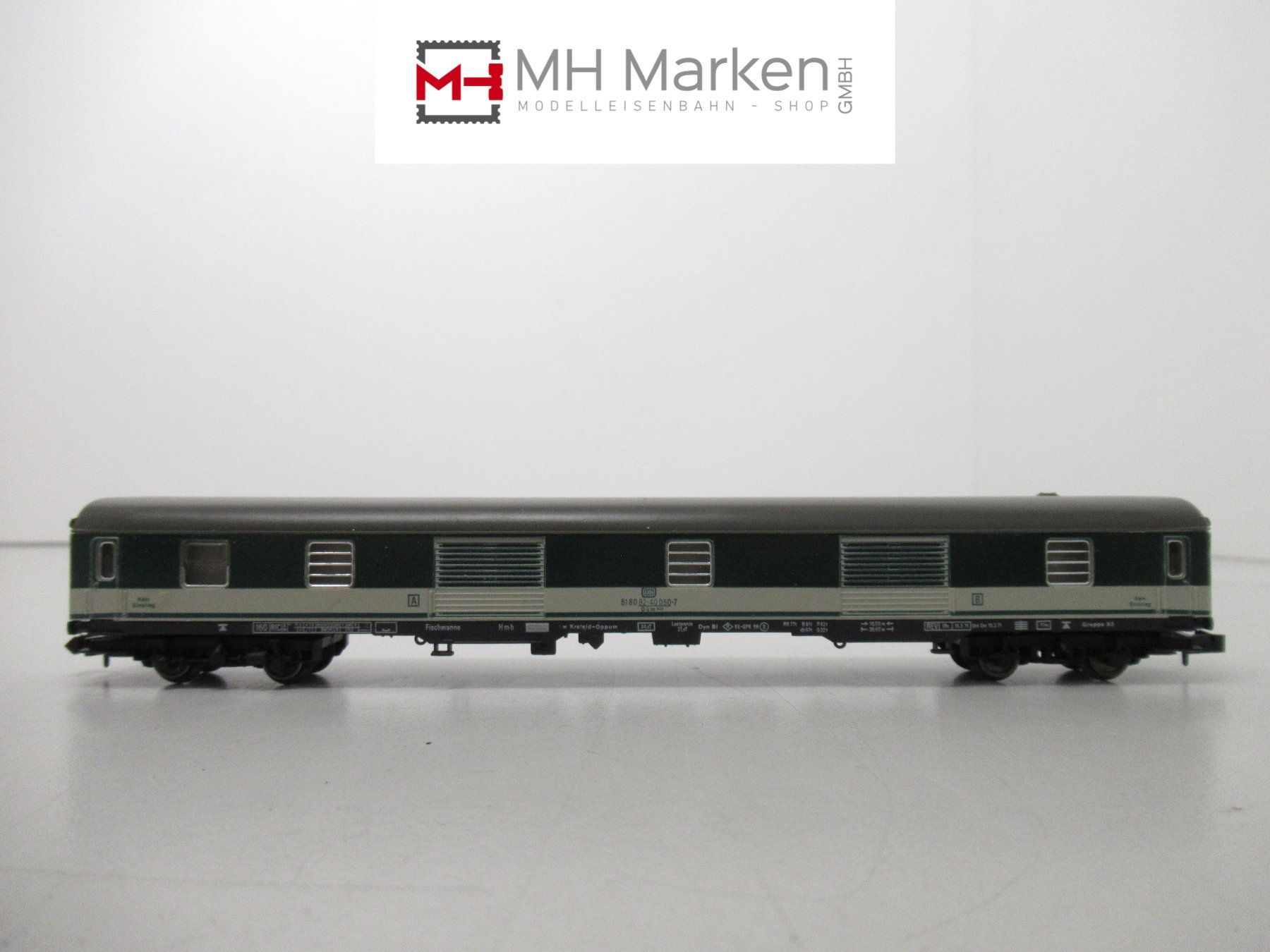 Fleischmann Modellini di ferrovie: Fleischmann 8101 Packwagen der Deutschen Bahn ohne OVP – Usato da Basel venduto da mhmarken