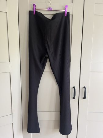 Schwarze Hose