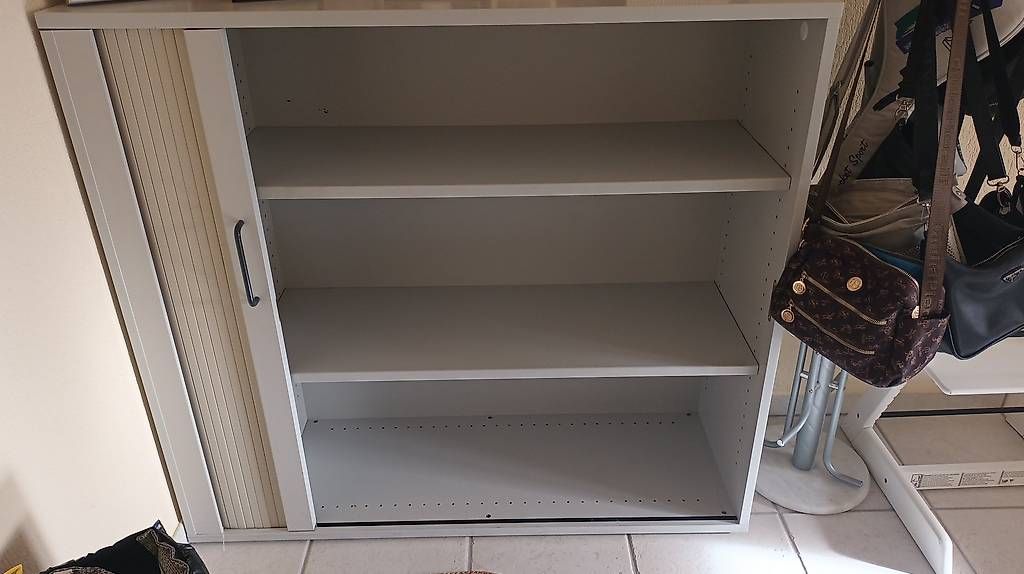 Armadi: Rollschrank – Usato da Zollikofen venduto da Diananna