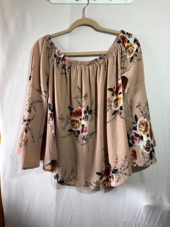 Schöne geblümte Bluse mit Trompetenärmel ca Gr. M/L