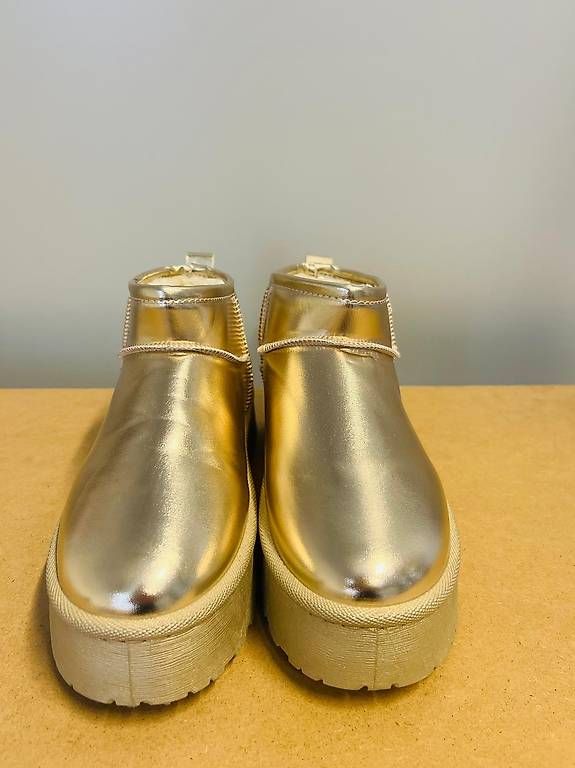 Scarpe da donna: Damenboots gold – Nuovo e nell'imballaggio originale da Emmen venduto da IMV-Liquidationen 1
