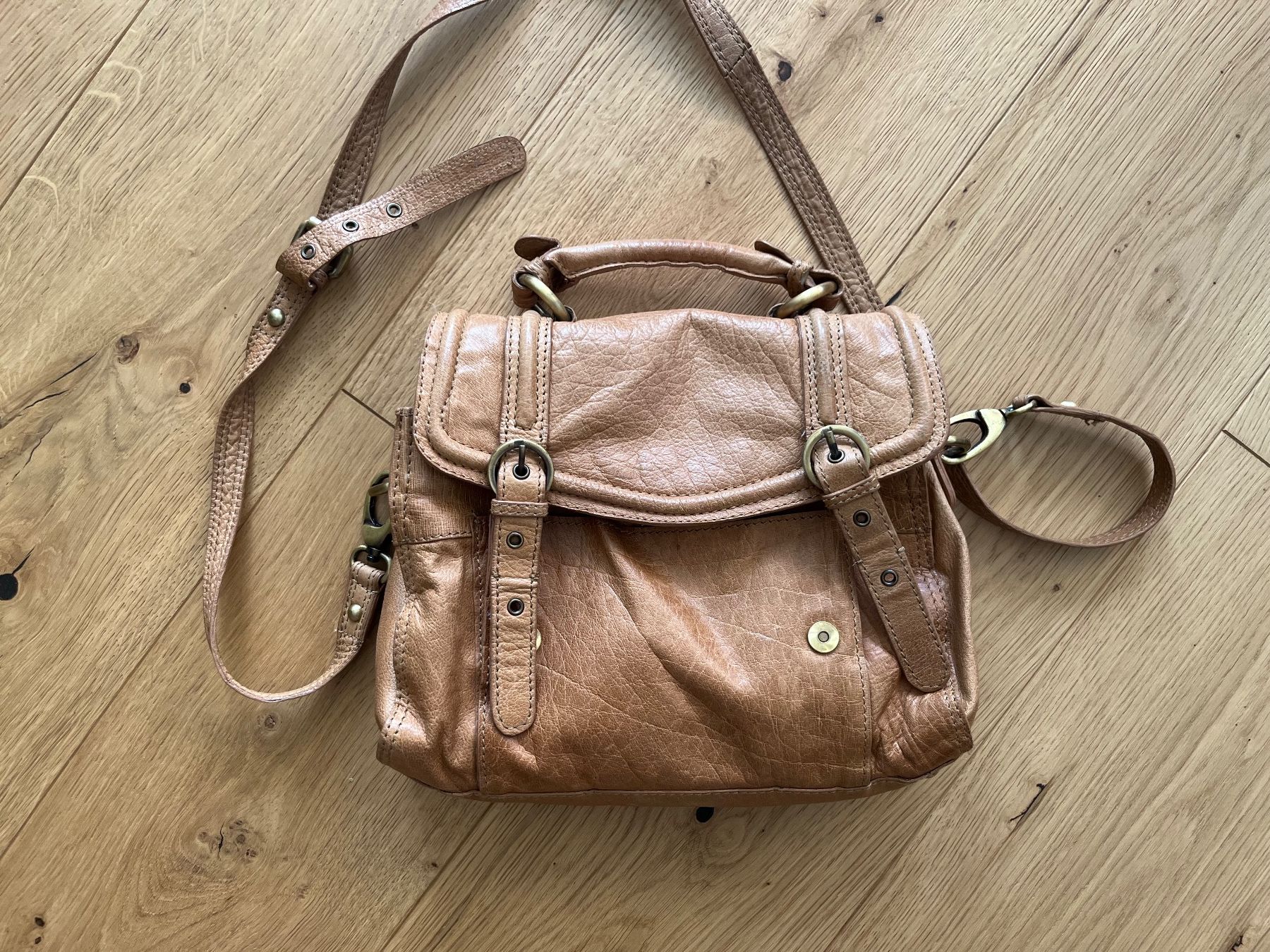 Topshop Taschen für Damen: Topshop Ledertasche cognac Crossbody – Gebraucht aus Gümligen von blackberrys