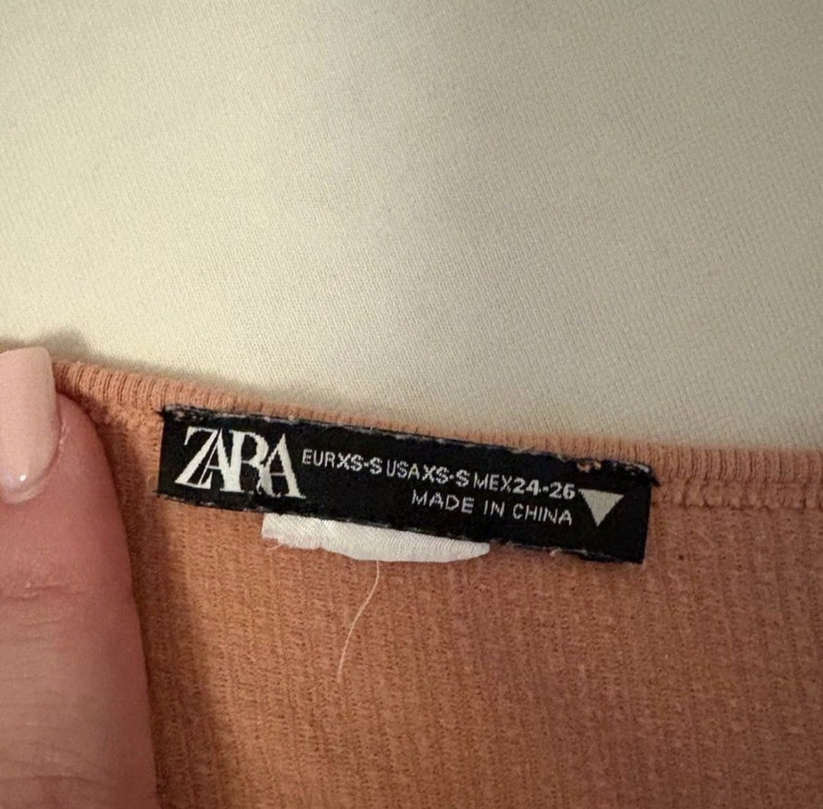 Zara Top: crop top  – Nuovo (secondo la descrizione) da Oberrieden venduto da mor_8csm 1