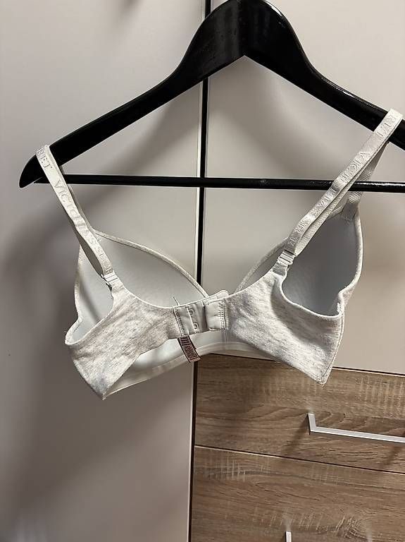 Altra biancheria intima: Victoria Secret BH Grösse 75D – Usato da St. Gallen venduto da mustang96 1