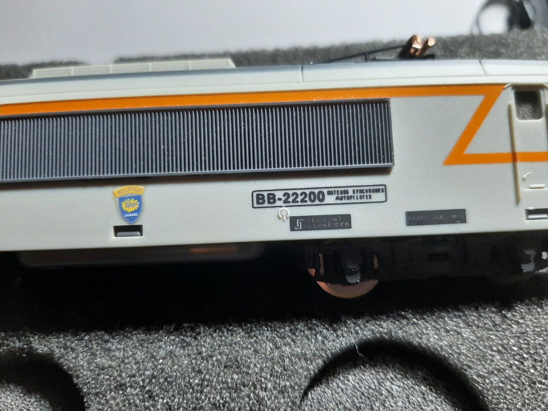 Jouef Modelleisenbahnen: JOUEF BB-22200 SNCF – Gebraucht aus Avully von RIVALIS 1