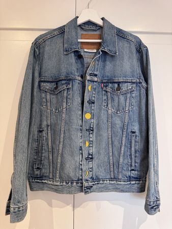 Levi's Jeansjacke Premium Stickerei blau Grösse M neuwertig
